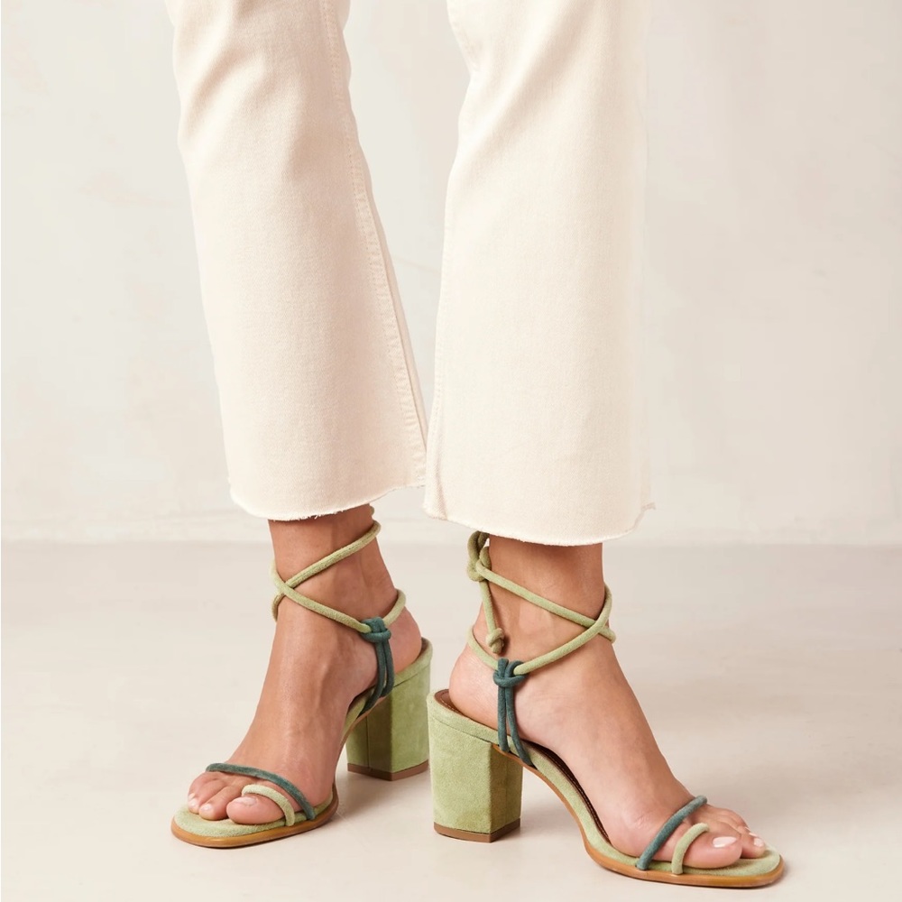 ALOHAS Grace Green NWT